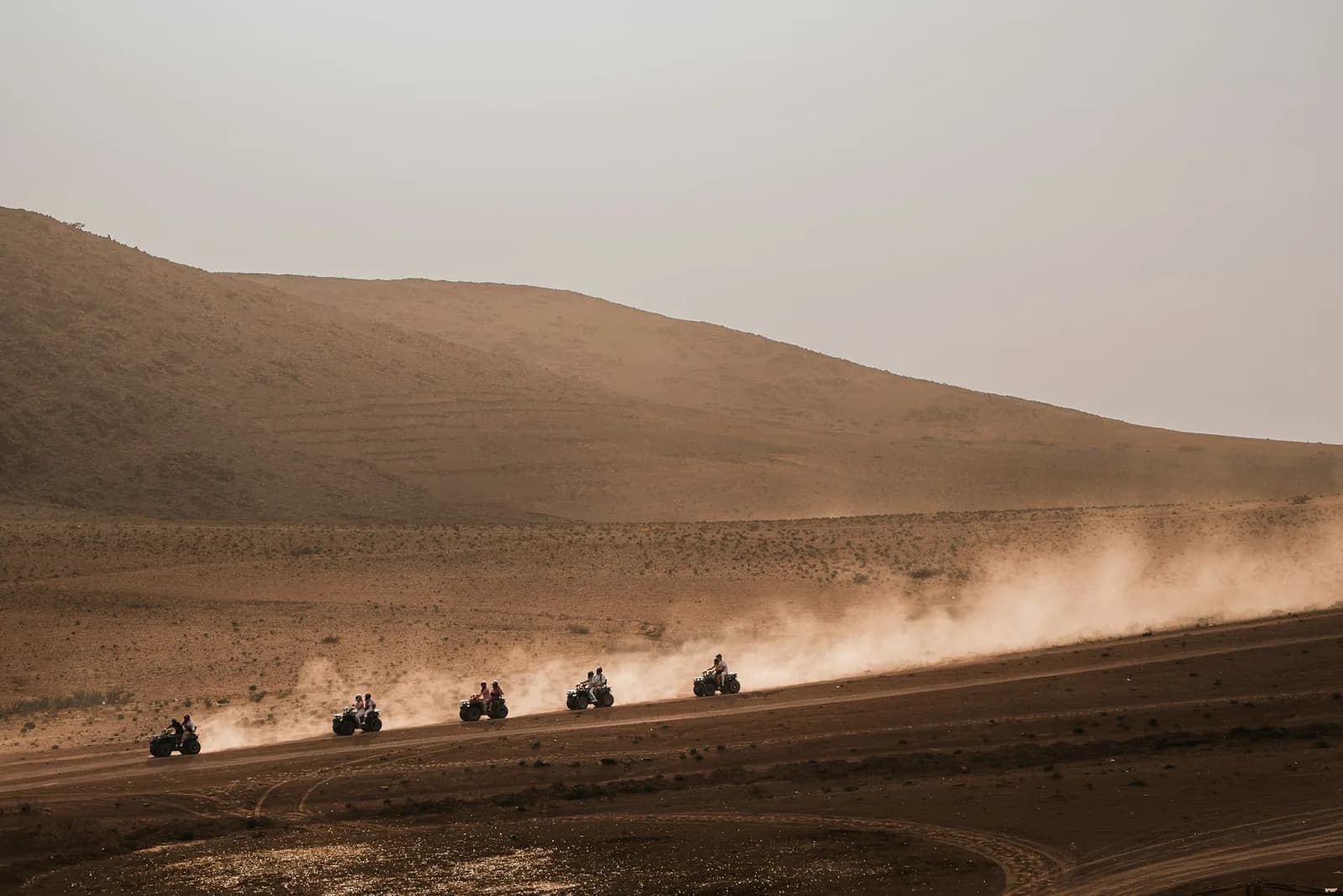 CF 450 automatic quad bike on Dubai desert dunes — photo 3