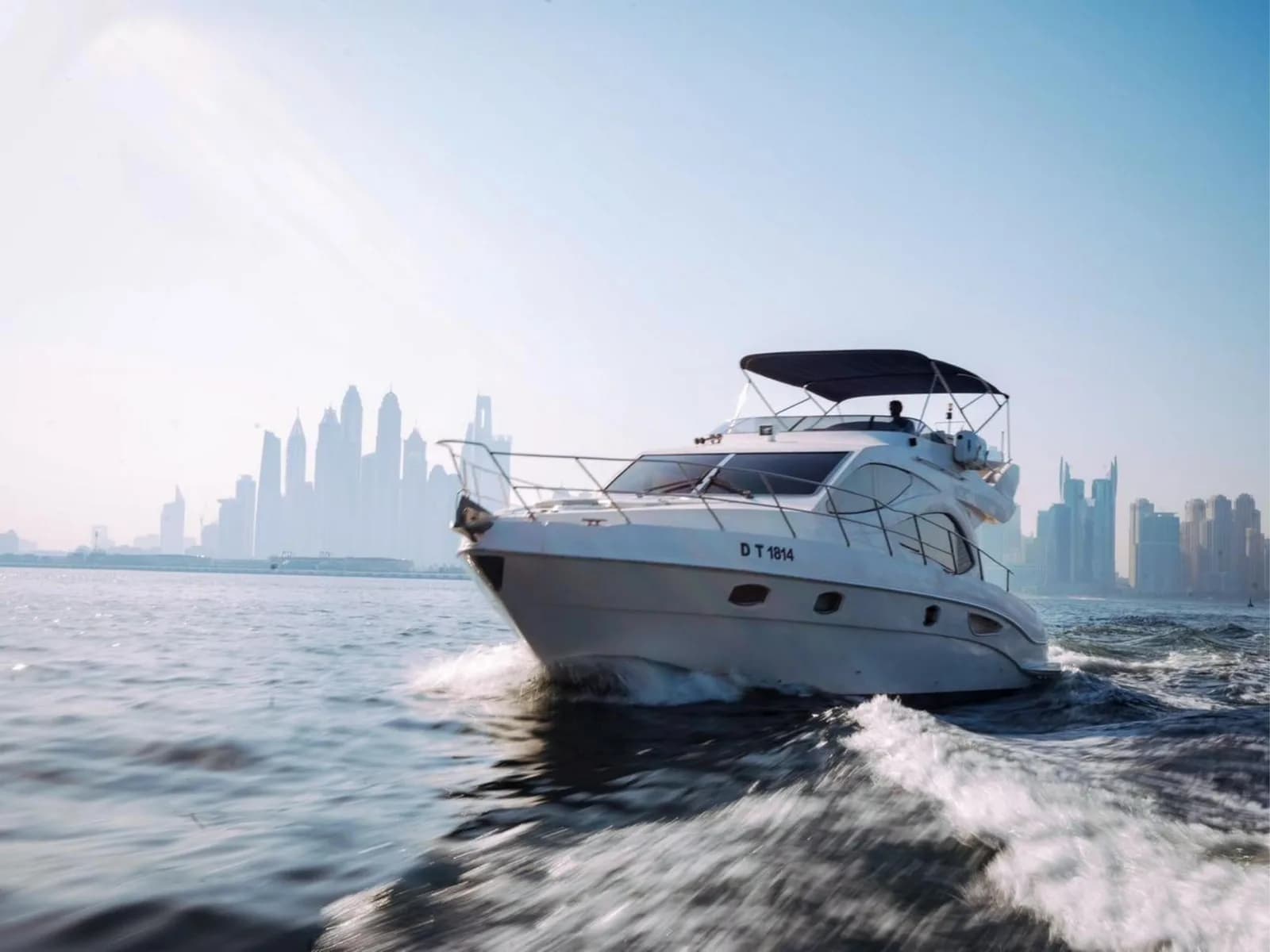 Luxury yacht Lady Mary cruising the Dubai marina waters — photo 2