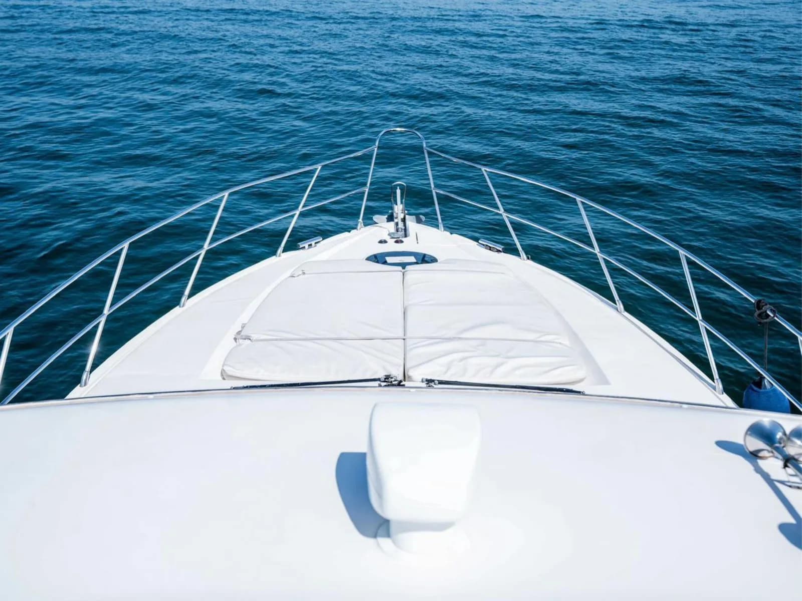 Luxury yacht Lady Mary cruising the Dubai marina waters — photo 3